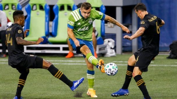 Morris brace sends Sounders past LAFC