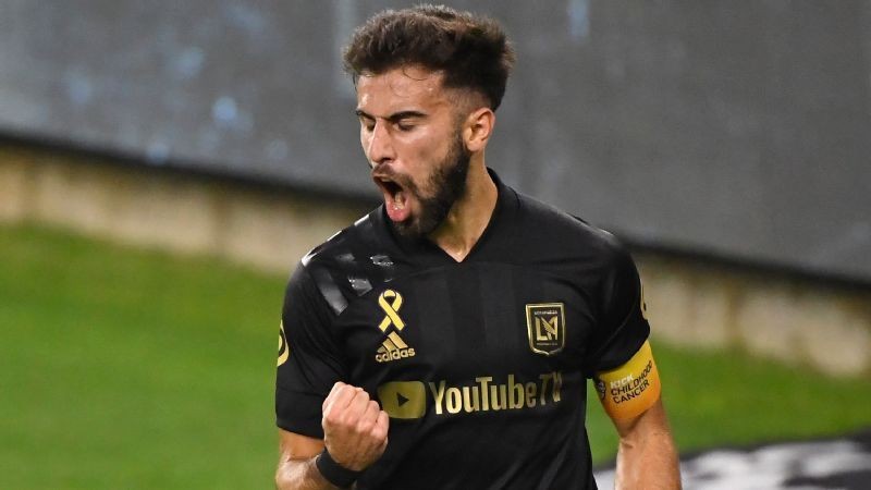 Rossi guides LAFC past the Portland Timbers