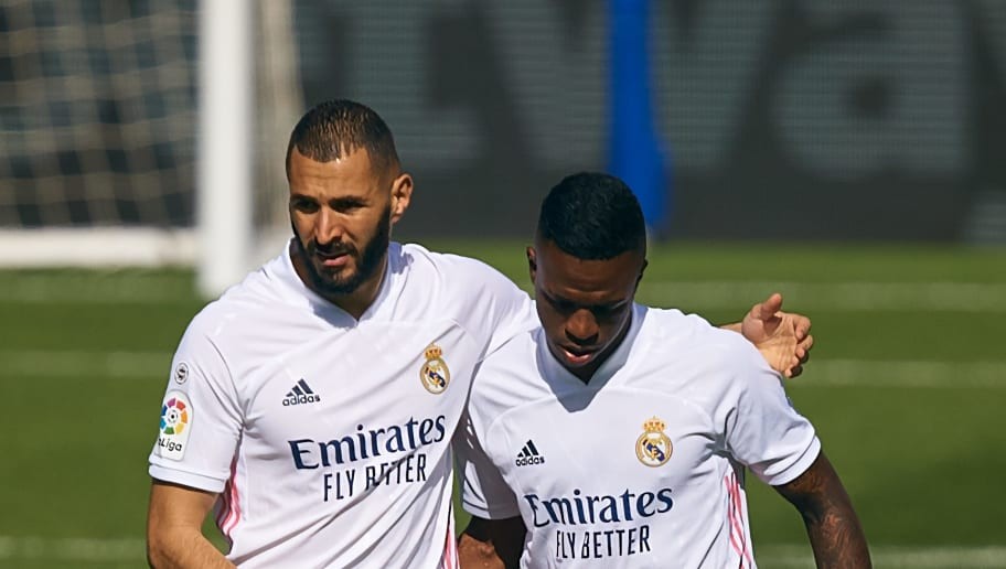 Karim Benzema Caught Instructing Real Madrid Teammates Not to Pass to Vinicius Jr