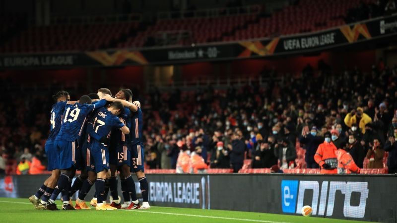 Fans return as Arsenal cruise in Europa League