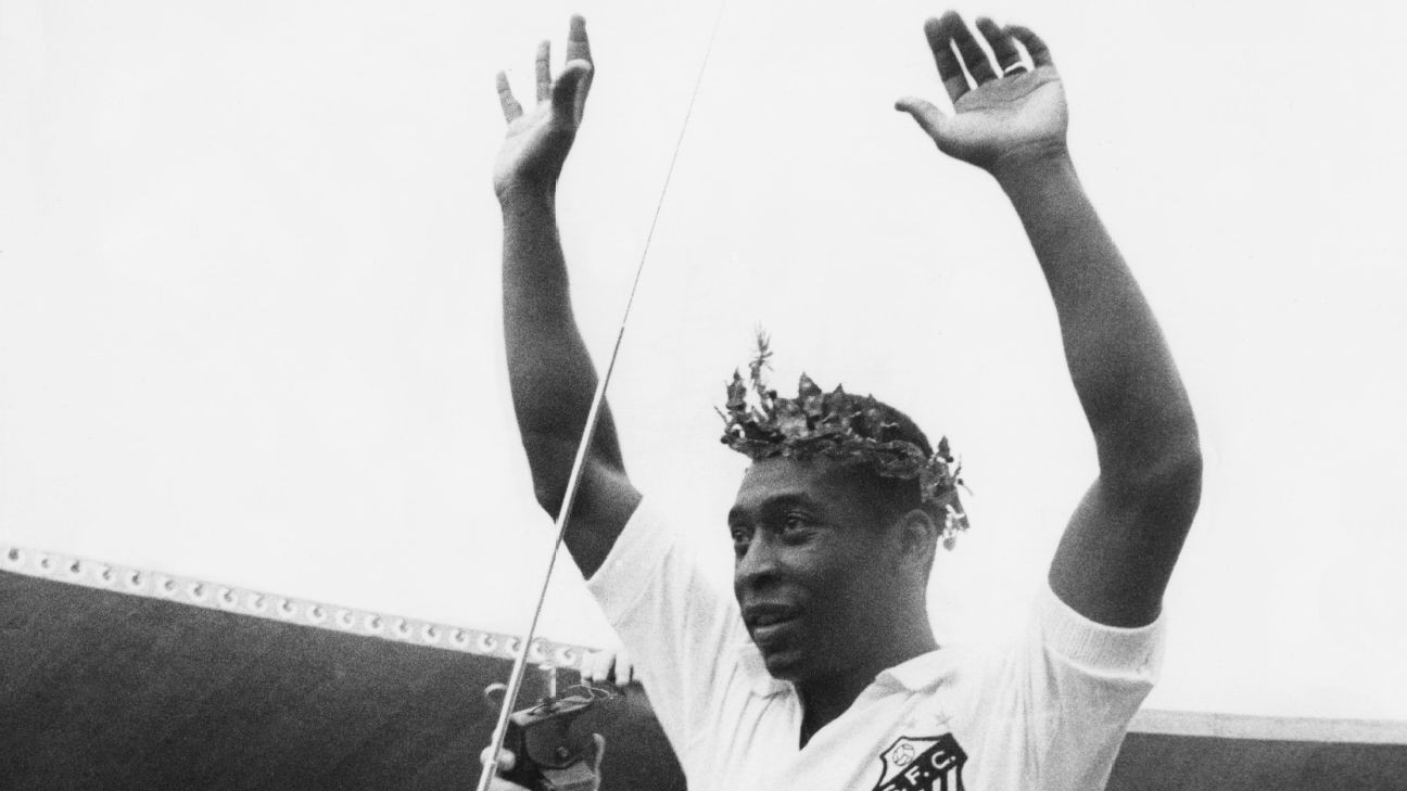Santos deny Messi record: Pele scored 1,091