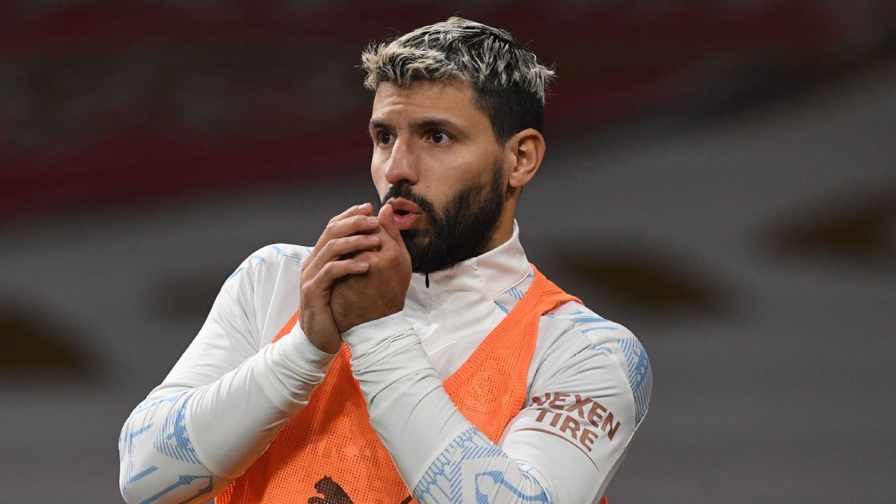 Transfer Talk: Real Madrid see City's Aguero, Chelsea's Giroud as options