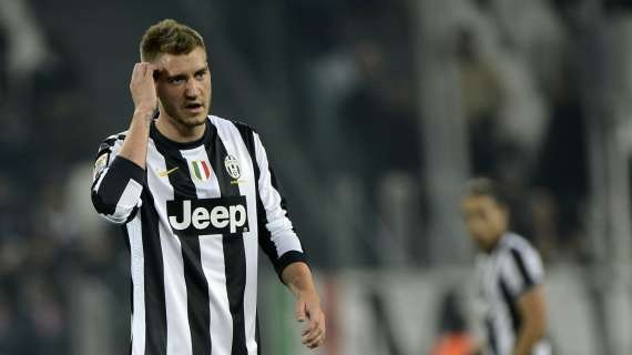 OFFICIAL - Former Arsenal and Juventus Bendtner leaves football