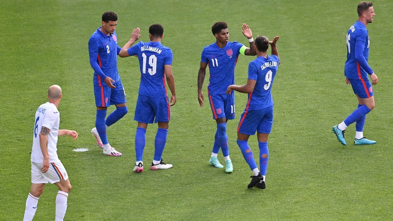 Fans boo kneeling players again in England win