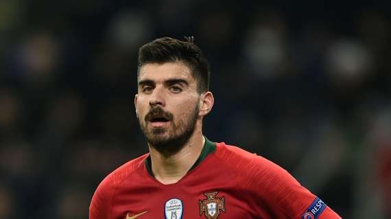 PREMIER - Arsenal challenge United over Wolves playmaker Neves