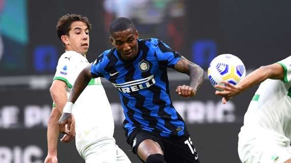 SERIE A - Inter Milan offer veteran wingback Young a year-long extension