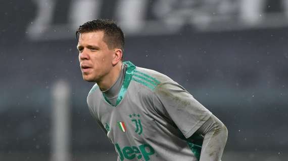 SERIE A - Juventus keeping Szczesny in and fetching experienced backup