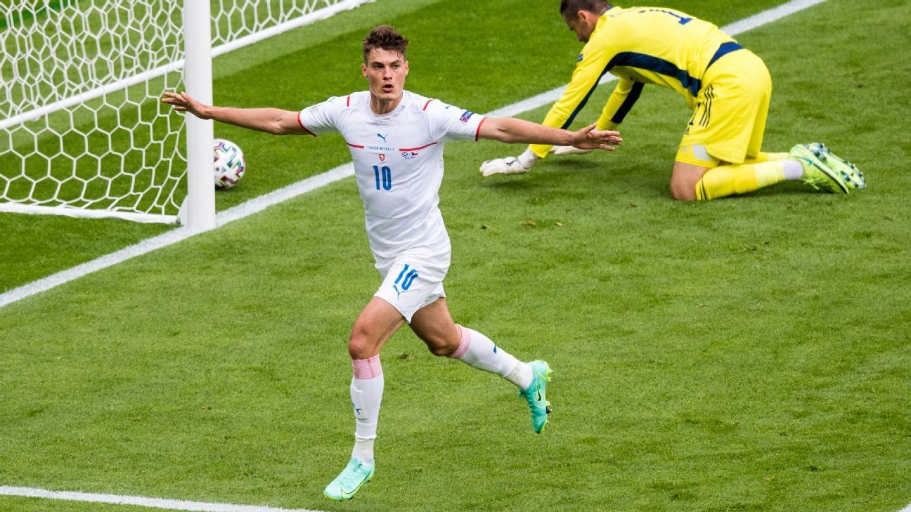 Schick's stunner spoils Scotland's return to spotlight
