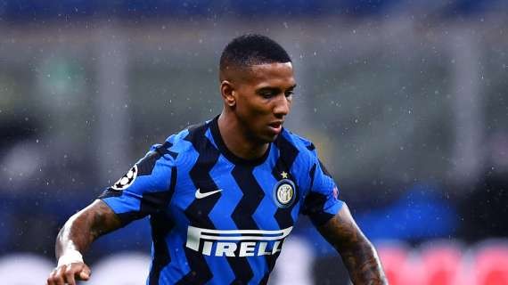 PREMIER - Aston Villa, Young is undergoing a medical