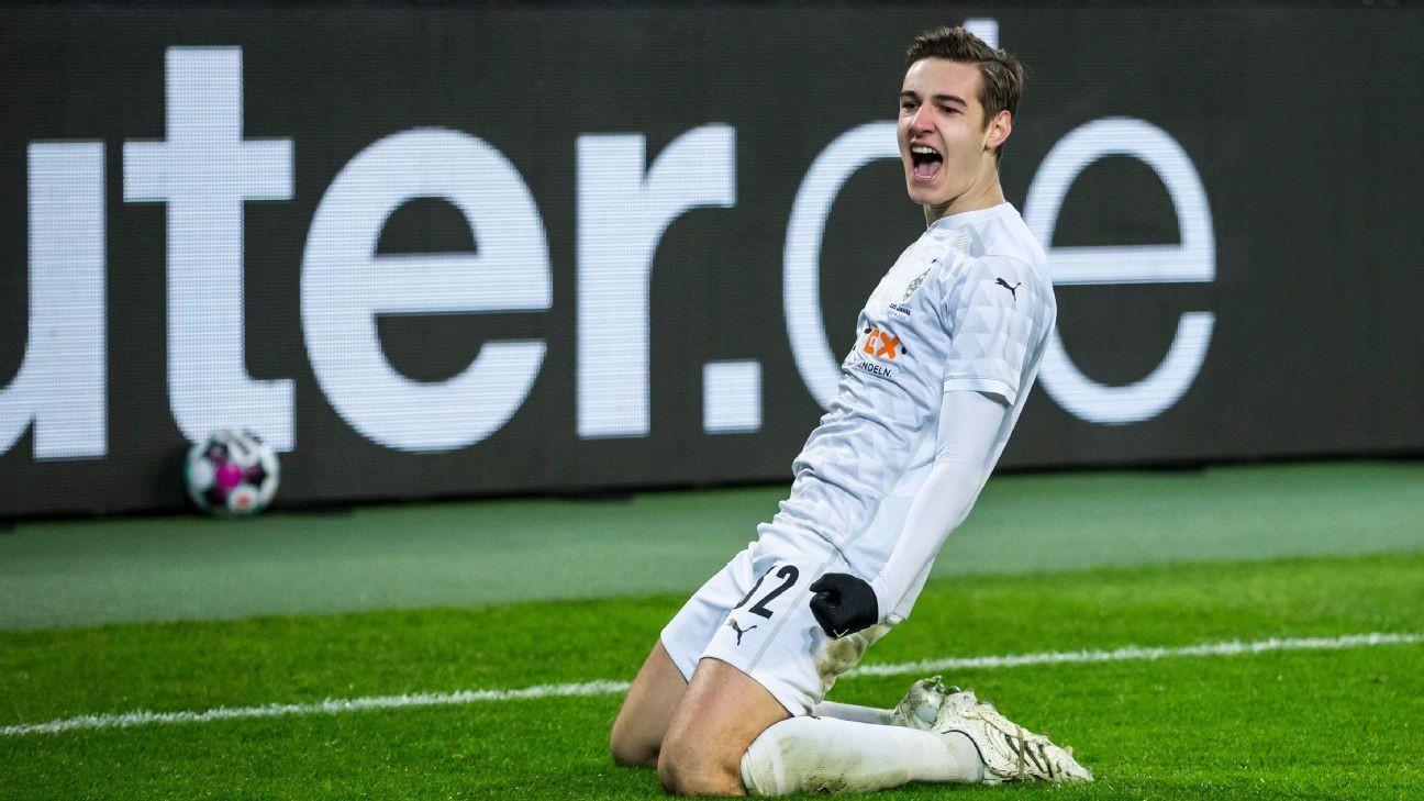 Transfer Talk: Liverpool step up pursuit of Borussia Monchengladbach's Florian Neuhaus
