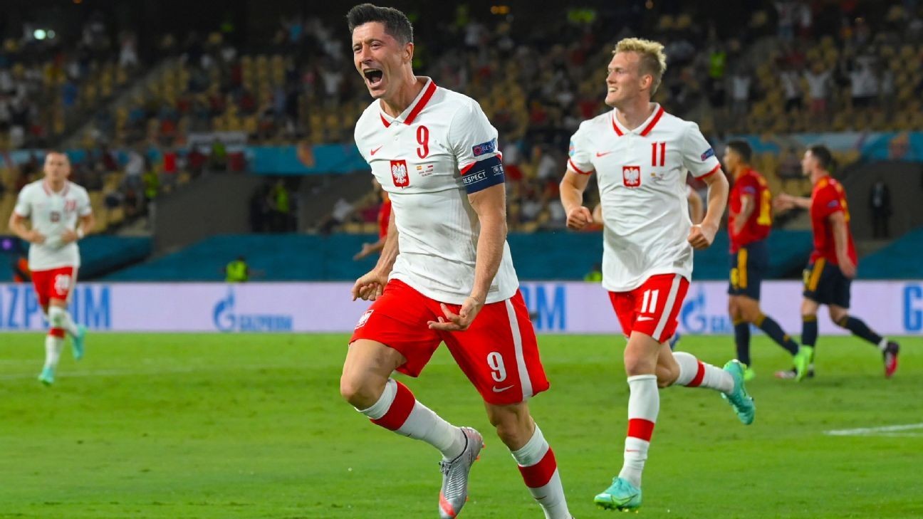 Lewandowski leads Poland to draw with Spain