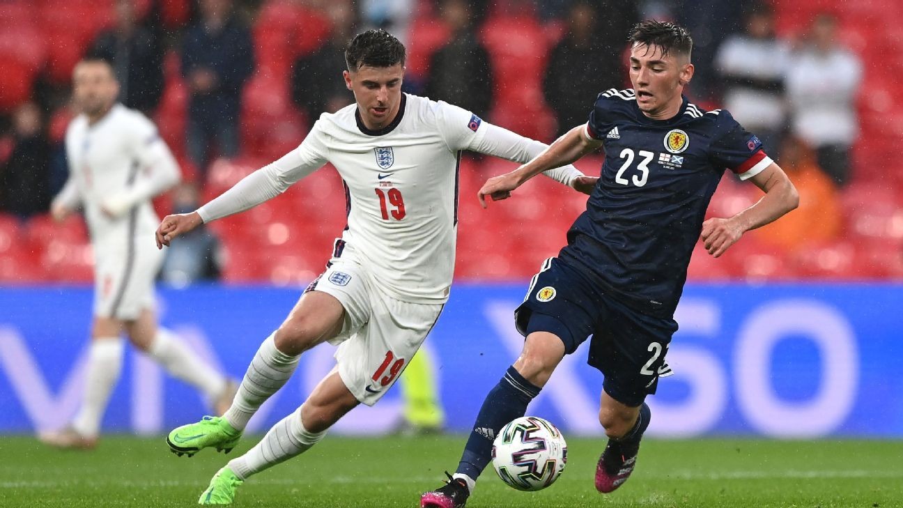 England's Chilwell, Mount isolating after Gilmour contact