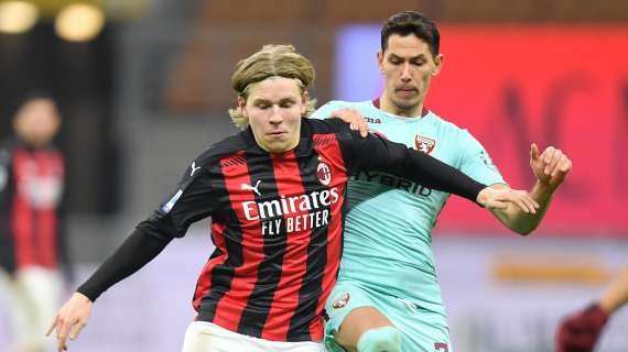 BUNDESLIGA - Eintracht Frankfurt entering the Hauge race