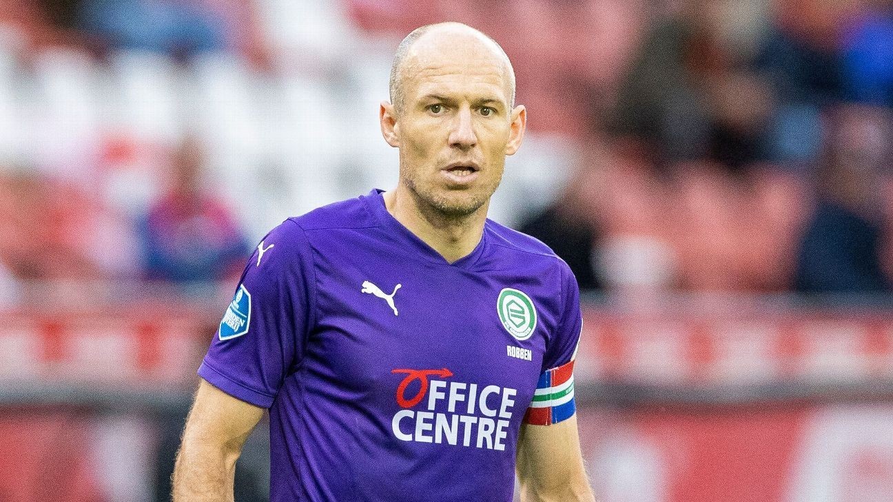 Robben retires from football for second time