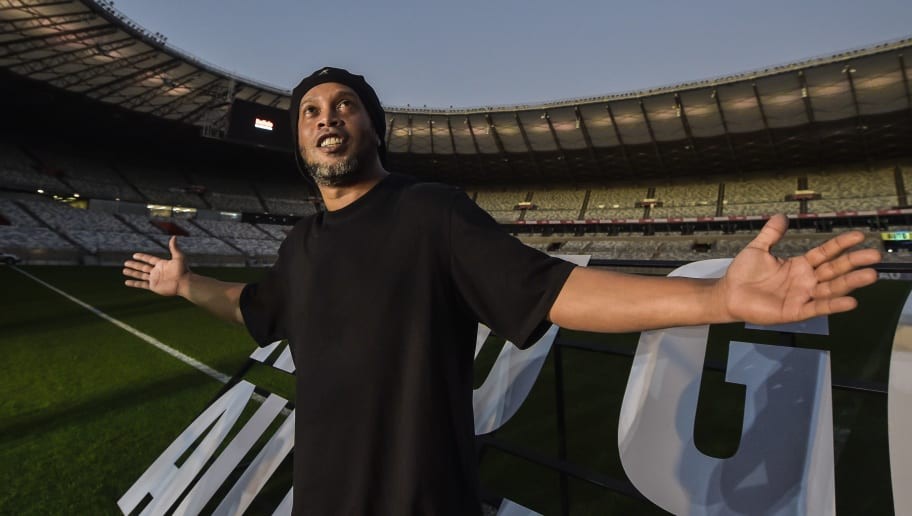 Ronaldinho stole the show in a Real Madrid vs Barcelona legends match