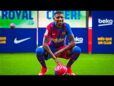 EMERSON ROYAL steps on the Camp Nou for the FIRST TIME!