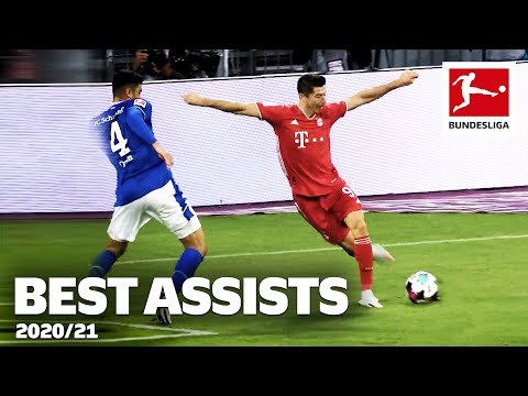 "Top 10 Best Assists 2020/21 - Lewandowski, Reus & More"