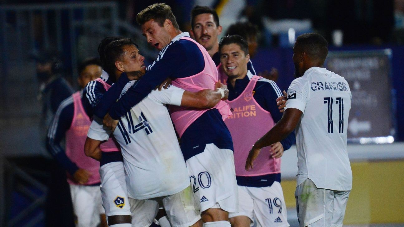 Chicharito's goal lifts Galaxy to tie with Dynamo