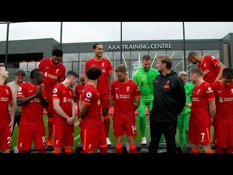 'Why am I always on the front?' | Inside Liverpool's 2021/22 team photo