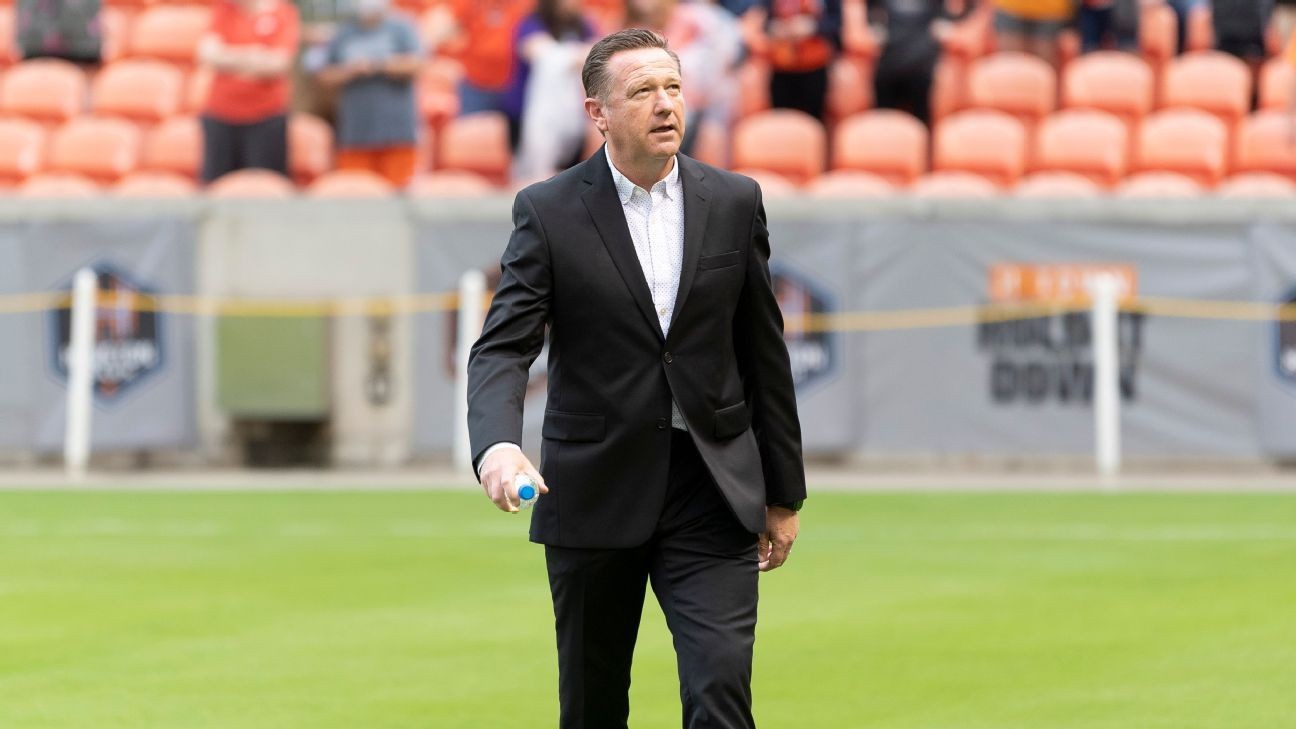 Ex-Houston Dash coach suing NWSL, NWSLPA