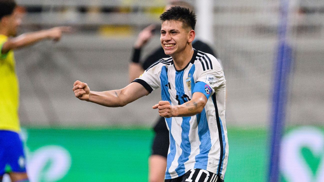 Man City sign Argentine wonderkid Echeverri