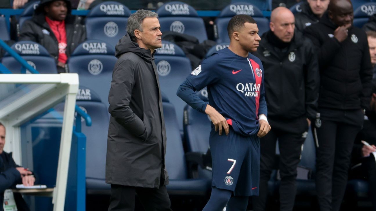 PSG boss still 'hopeful' MbappÃ© will stay at club