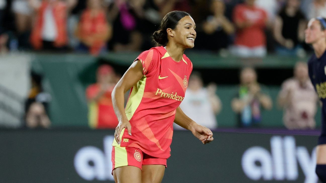 NWSL: Smith stars as Thorns thump Reign 4-0