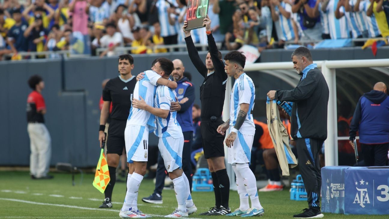 Di MarÃ­a scores, Messi returns in Copa warmup win