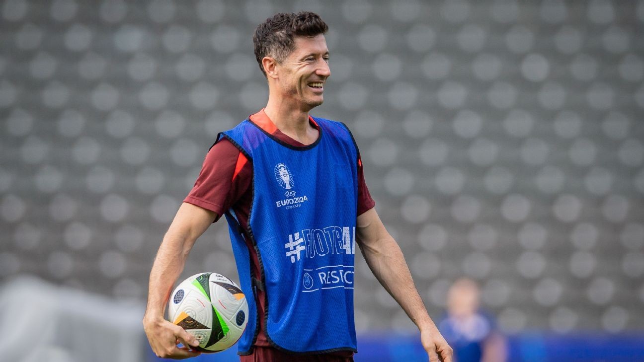 Poland hopeful Lewandowski returns vs. Austria