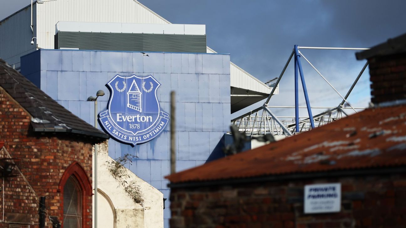 Roma's American owners in Everton takeover talks