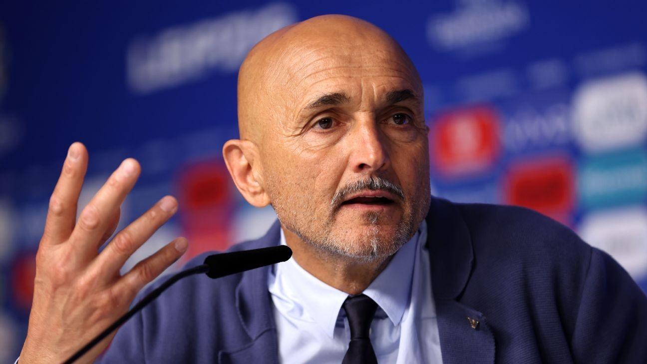 Italy boss Spalletti apologises after bizarre rant