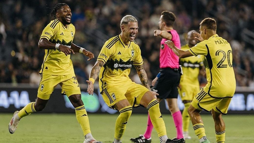 MLS: Columbus Crew continue winning run to go top