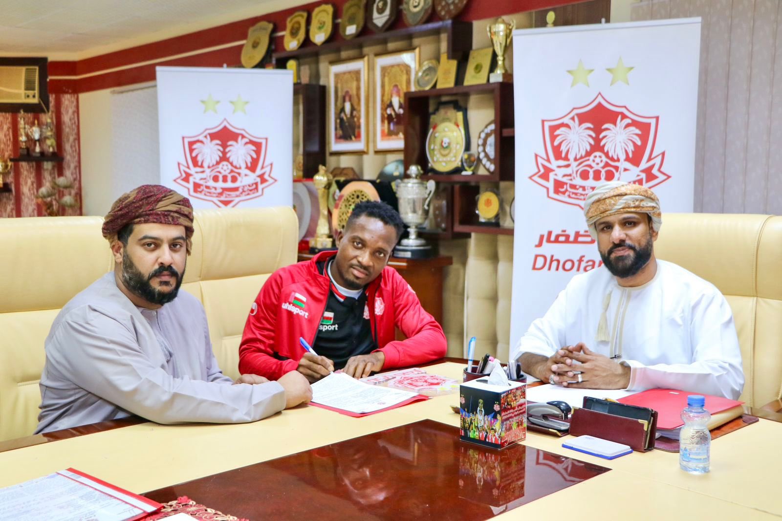 Nigerian duo completes switch to Oman with Dhofar FC