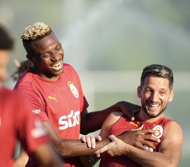 Osimhen resumes Galatasaray training all smiling