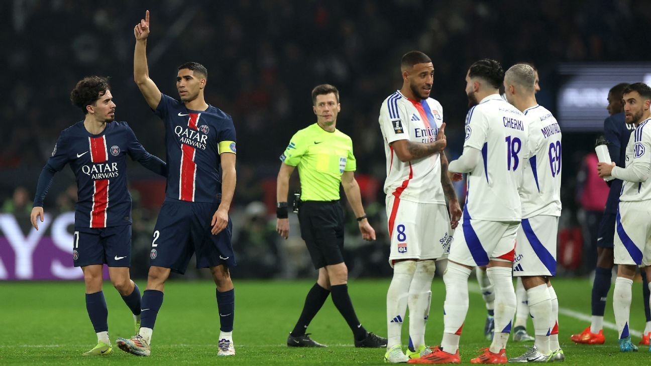 Ref stops PSG-Lyon due to anti-gay chants by fans