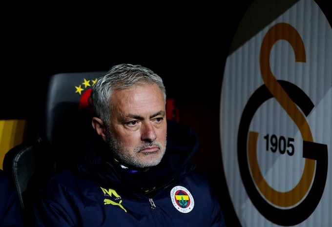 Osinhen's Galatasaray accuses Mourinho of racist remarks, set to take legal action