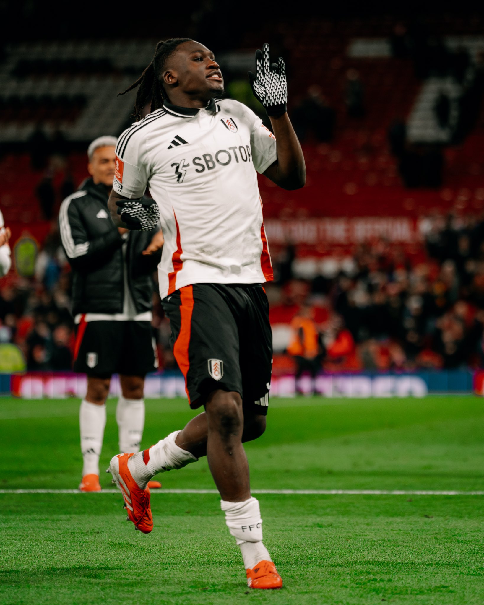 FA Cup: Calvin Bassey scores as Fulham end Man Utd's title defence hope