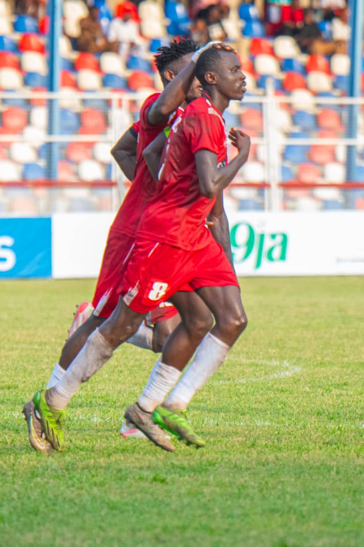 NPFL: 10-man Abia Warriors move third with win in Owerri as Rivers United leave it late to beat Ikorodu City