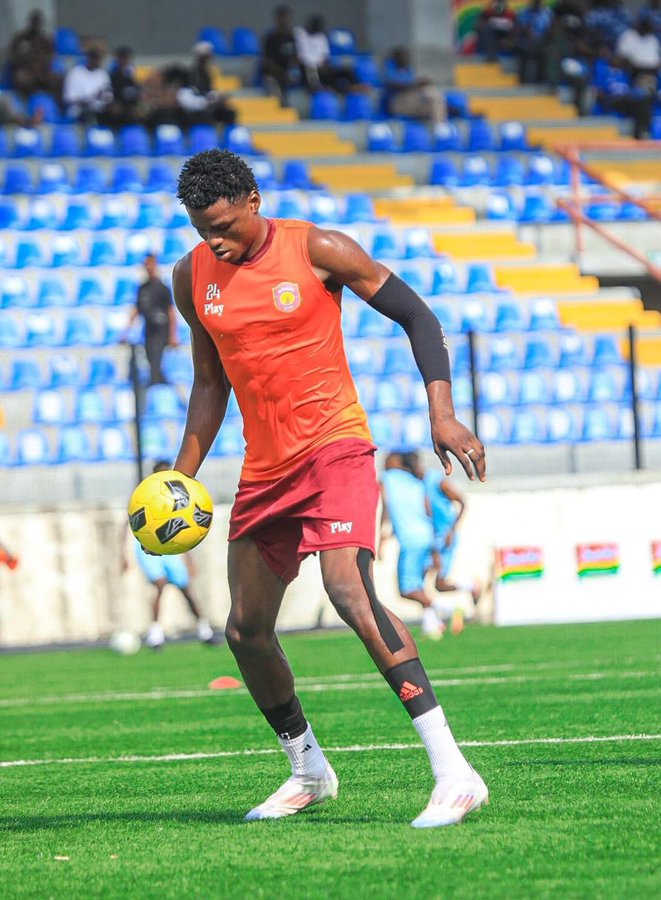 Confirmed: Ikorodu City Leonard Ngenge set to join Leeds United in the summer