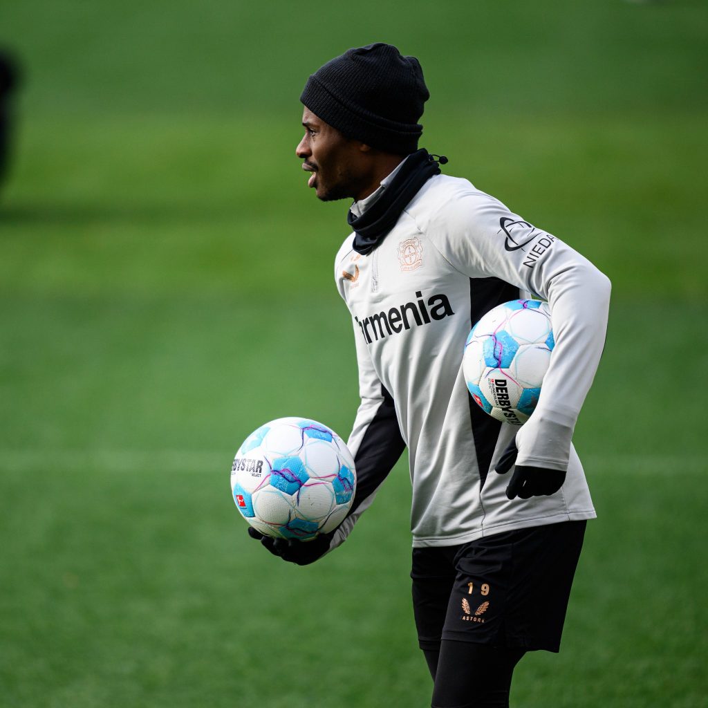 Tella dismisses transfer rumors, reaffirms commitment to Leverkusen