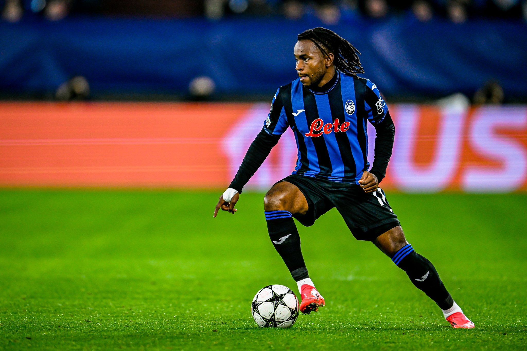 Atletico Madrid considering official move for Ademola Lookman 