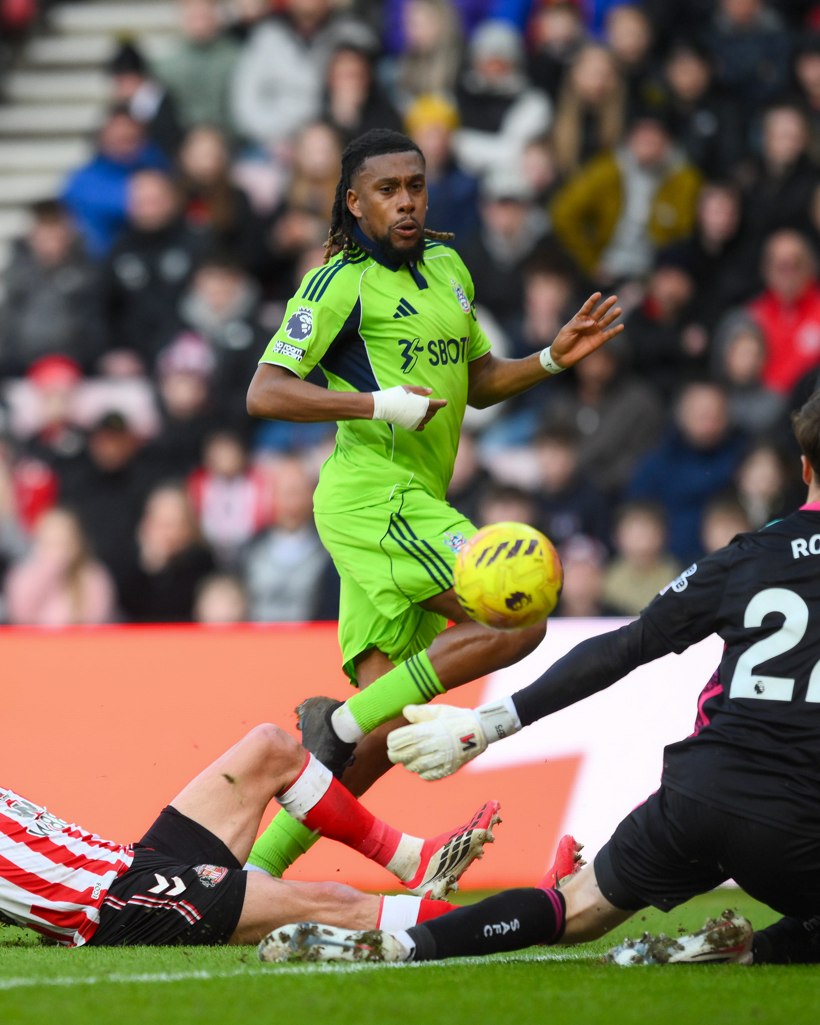 Iwobi Shines with Goal and Assist as Fulham Beat Sunderland