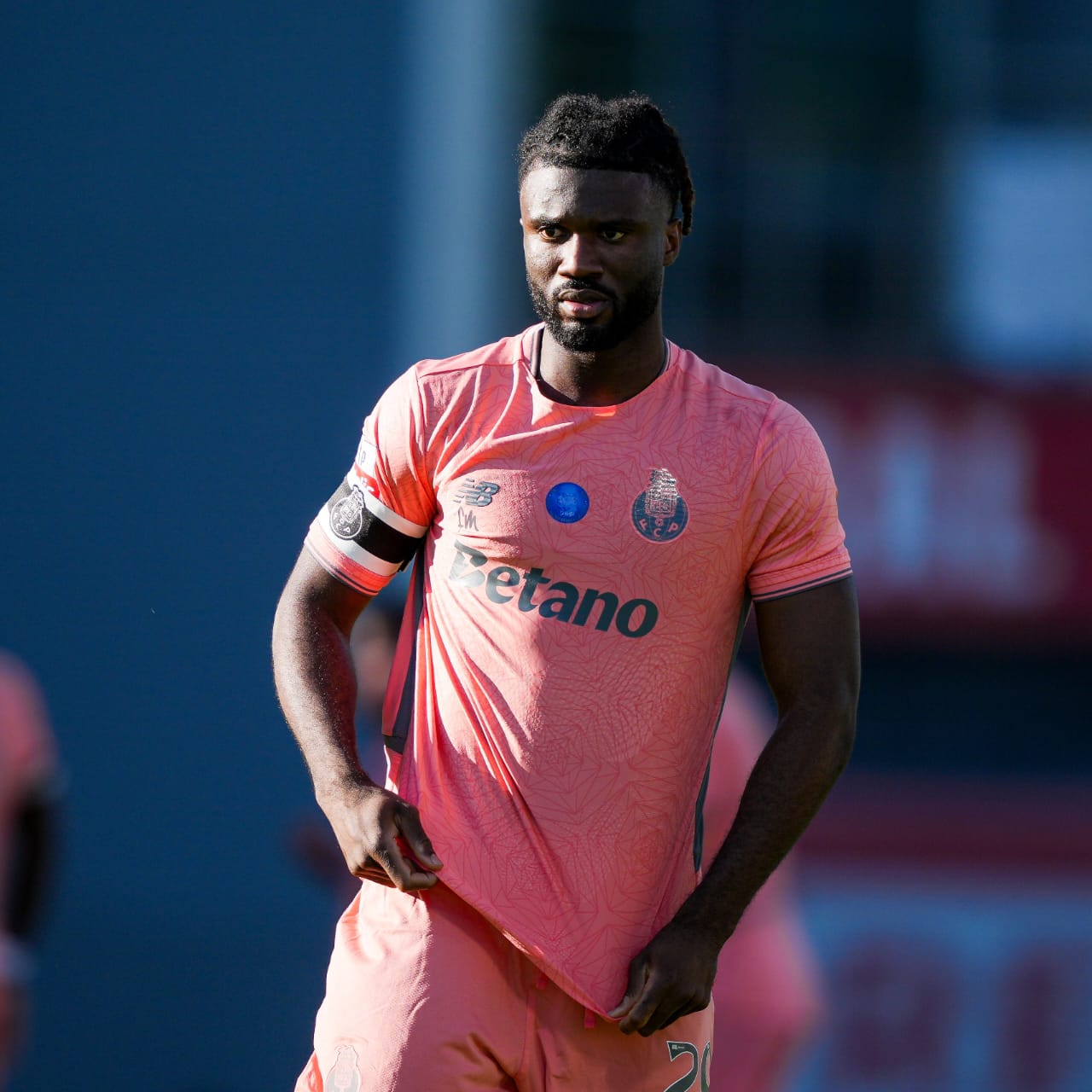 Moffi Makes Winning Debut as Porto Edge Nacional to Stay Top