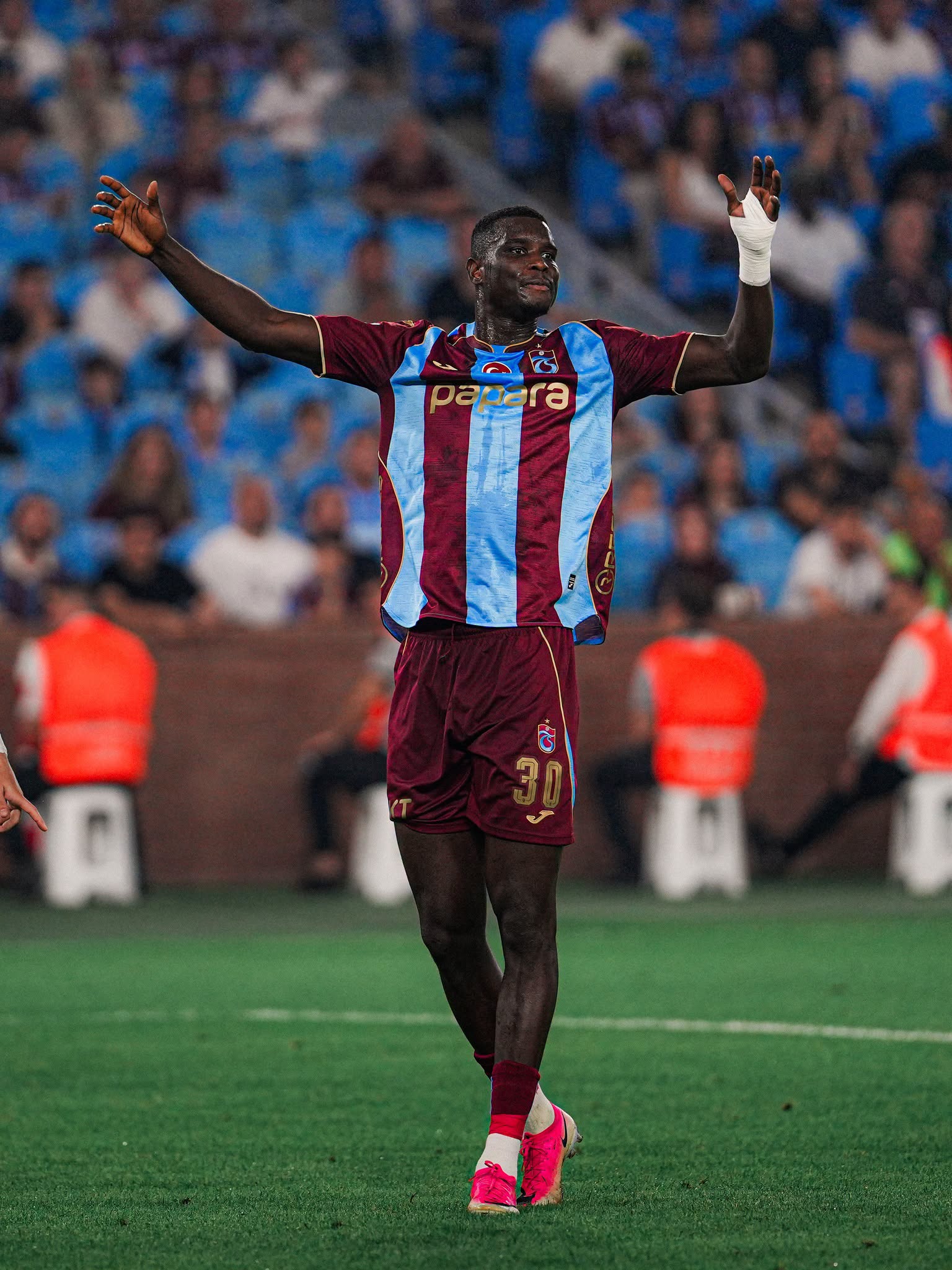 Trabzonspor Coach Provides Positive Update on Paul Onuachu Injury